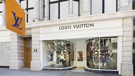 roles louis vuitton store